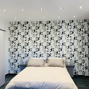  Apartment Casa Ega E La Rotonda: Bellissimi Monovani Nel Cuore Di